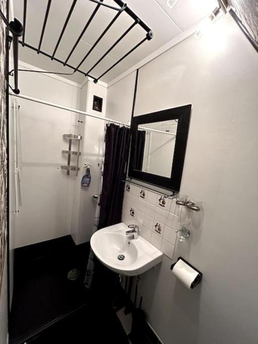Cozy Apartment In Popular Street 베르겐 외부 사진